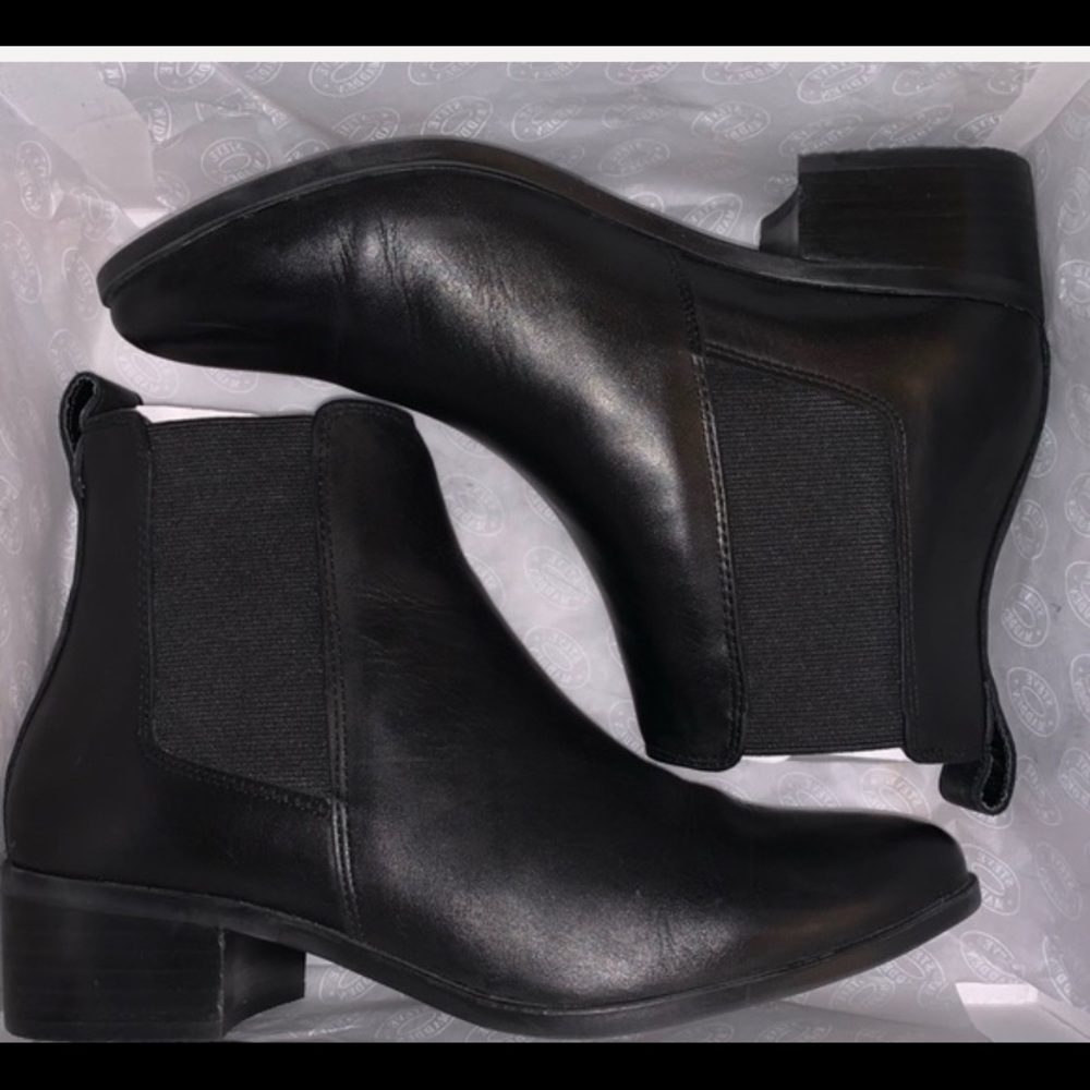 Steve Madden Dover Chelsea leather bootie
